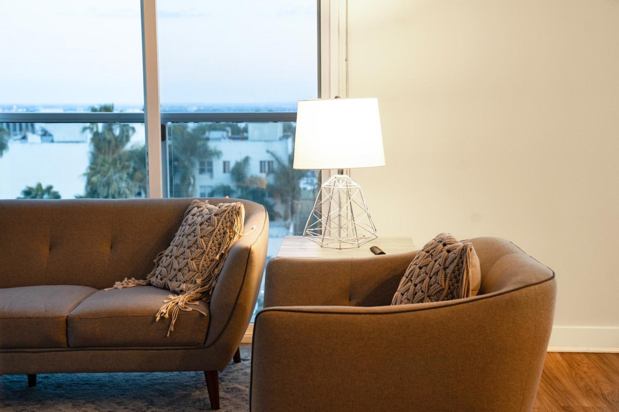 Modern Muse 2 Bed In Hollywood Ca With Free Parking Apartment