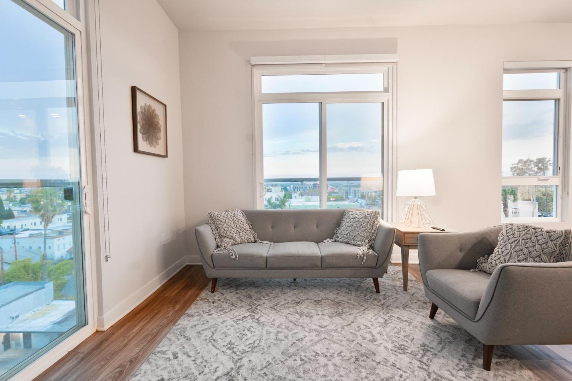 Apartment Modern Muse 2 Bed In Hollywood Ca With Free Parking